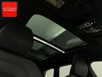 VOLVO XC60 B5 AWD PLUS DARK PANO GOOGLE MEMO KRISTALL