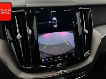 VOLVO XC60 B5 AWD PLUS DARK PANO GOOGLE MEMO KRISTALL