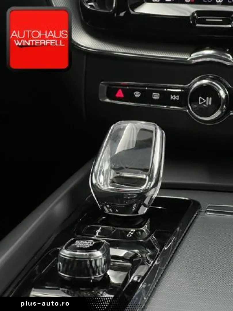VOLVO XC60 B5 AWD PLUS DARK PANO GOOGLE MEMO KRISTALL