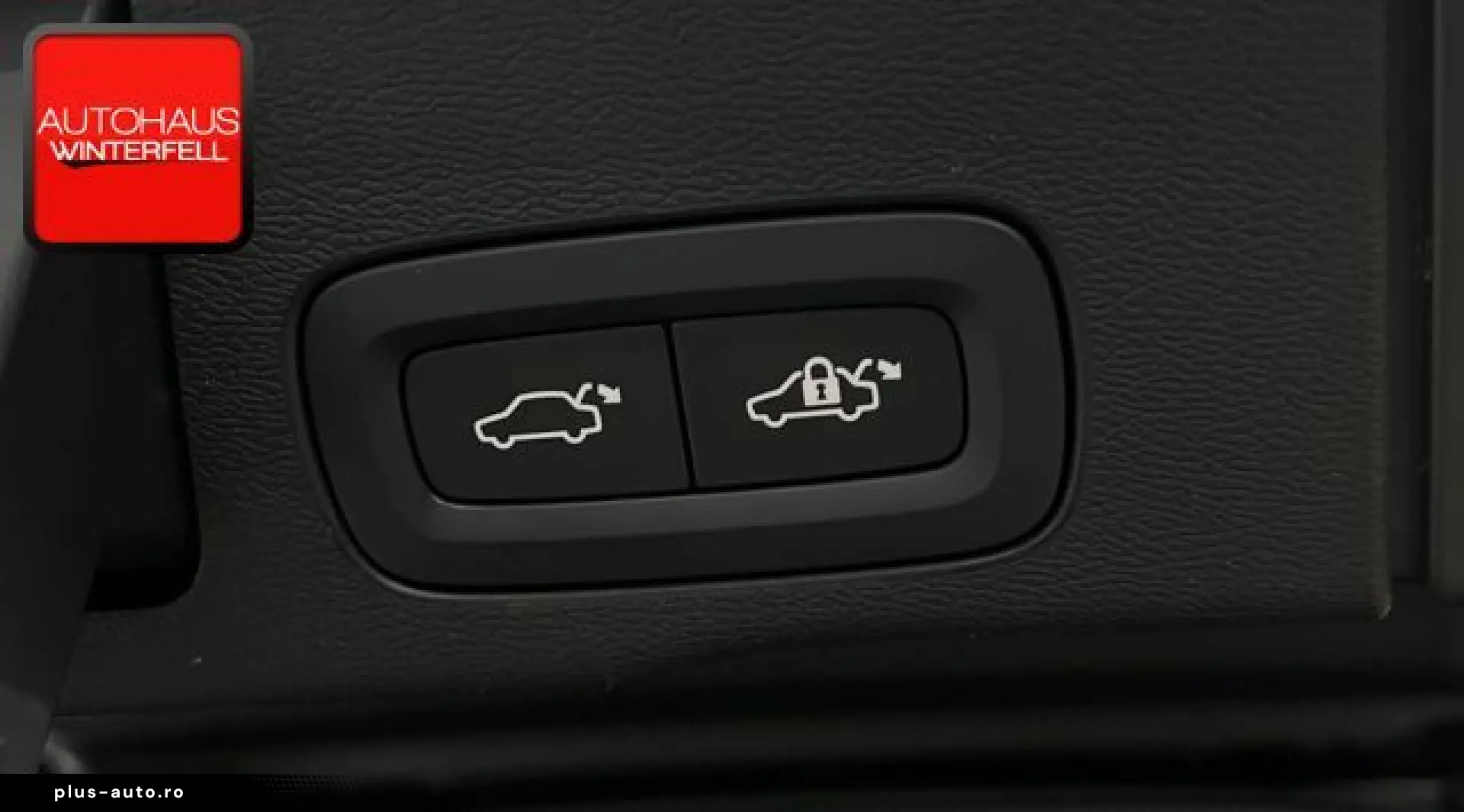 VOLVO XC60 B5 AWD PLUS DARK PANO GOOGLE MEMO KRISTALL