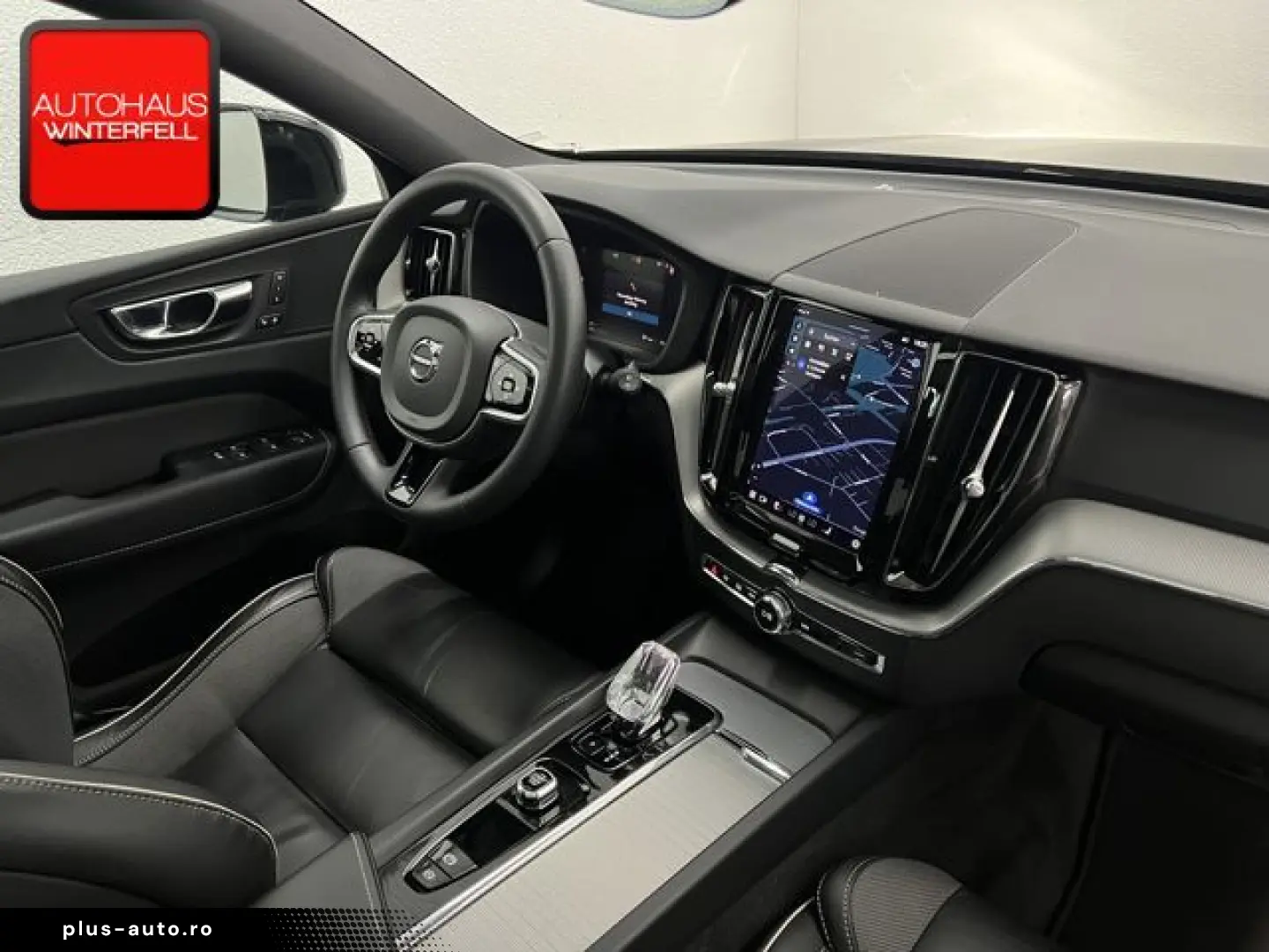 VOLVO XC60 B5 AWD PLUS DARK PANO GOOGLE MEMO KRISTALL