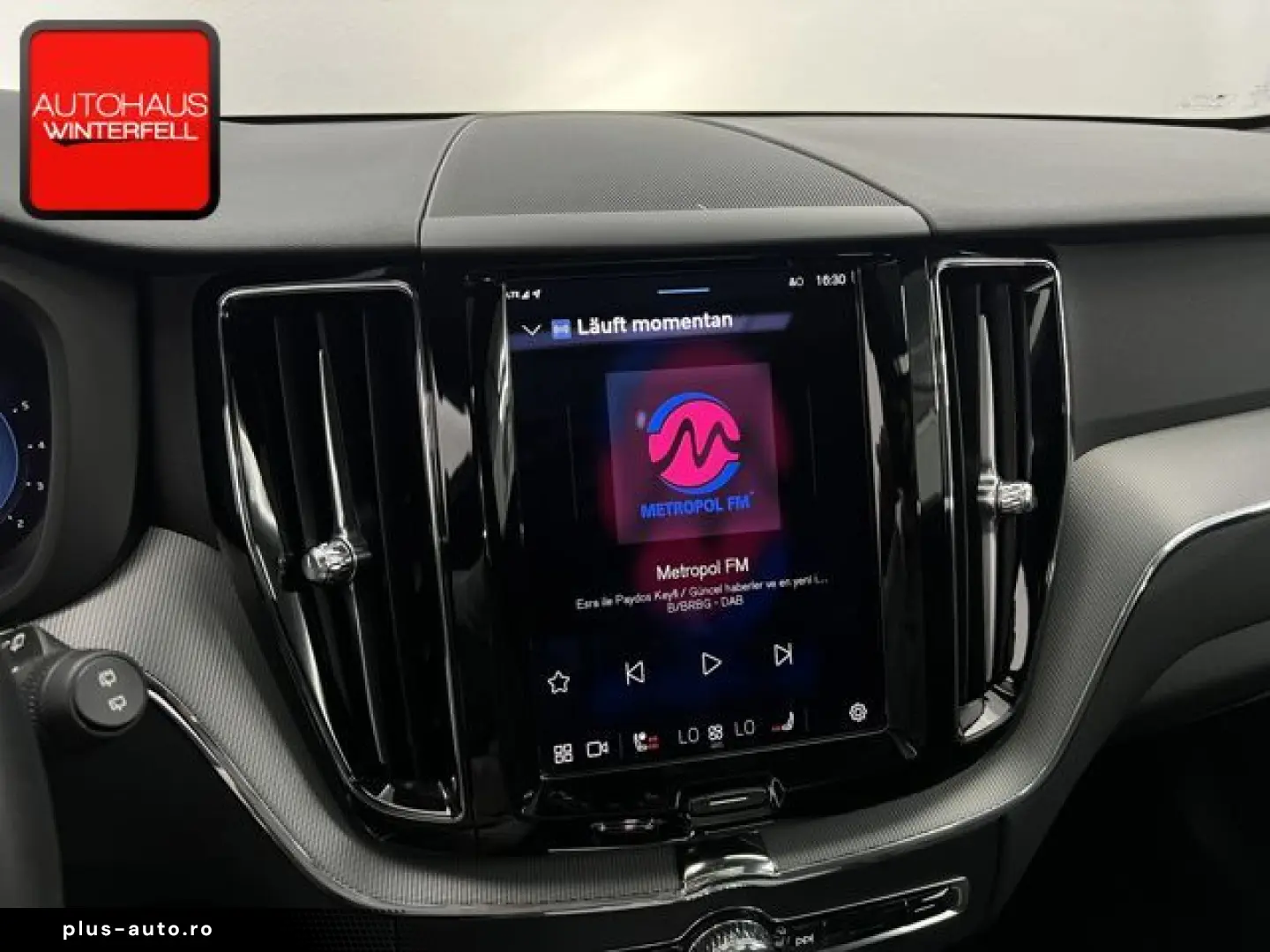 VOLVO XC60 B5 AWD PLUS DARK PANO GOOGLE MEMO KRISTALL