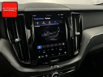 VOLVO XC60 B5 AWD PLUS DARK PANO GOOGLE MEMO KRISTALL