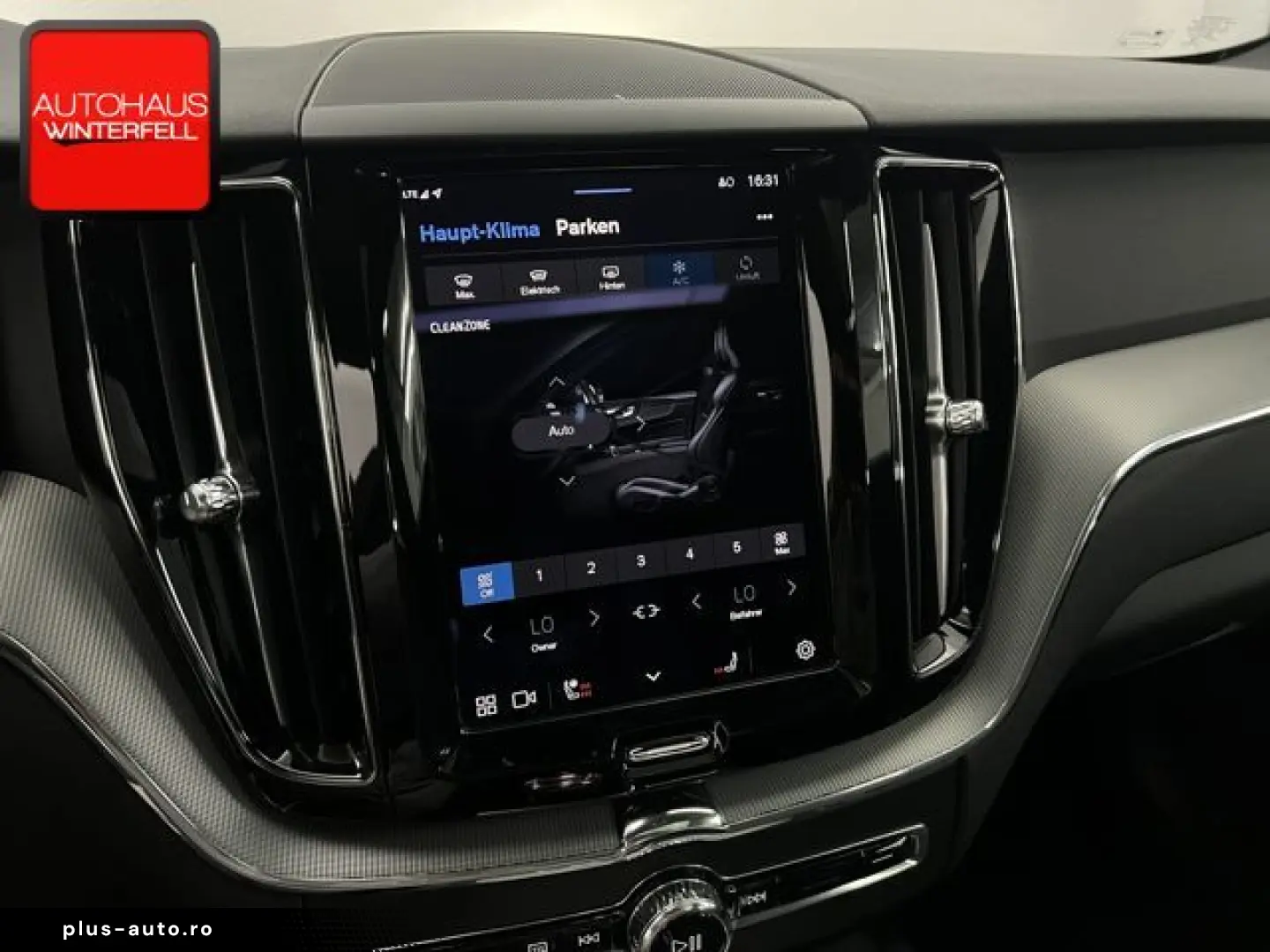 VOLVO XC60 B5 AWD PLUS DARK PANO GOOGLE MEMO KRISTALL