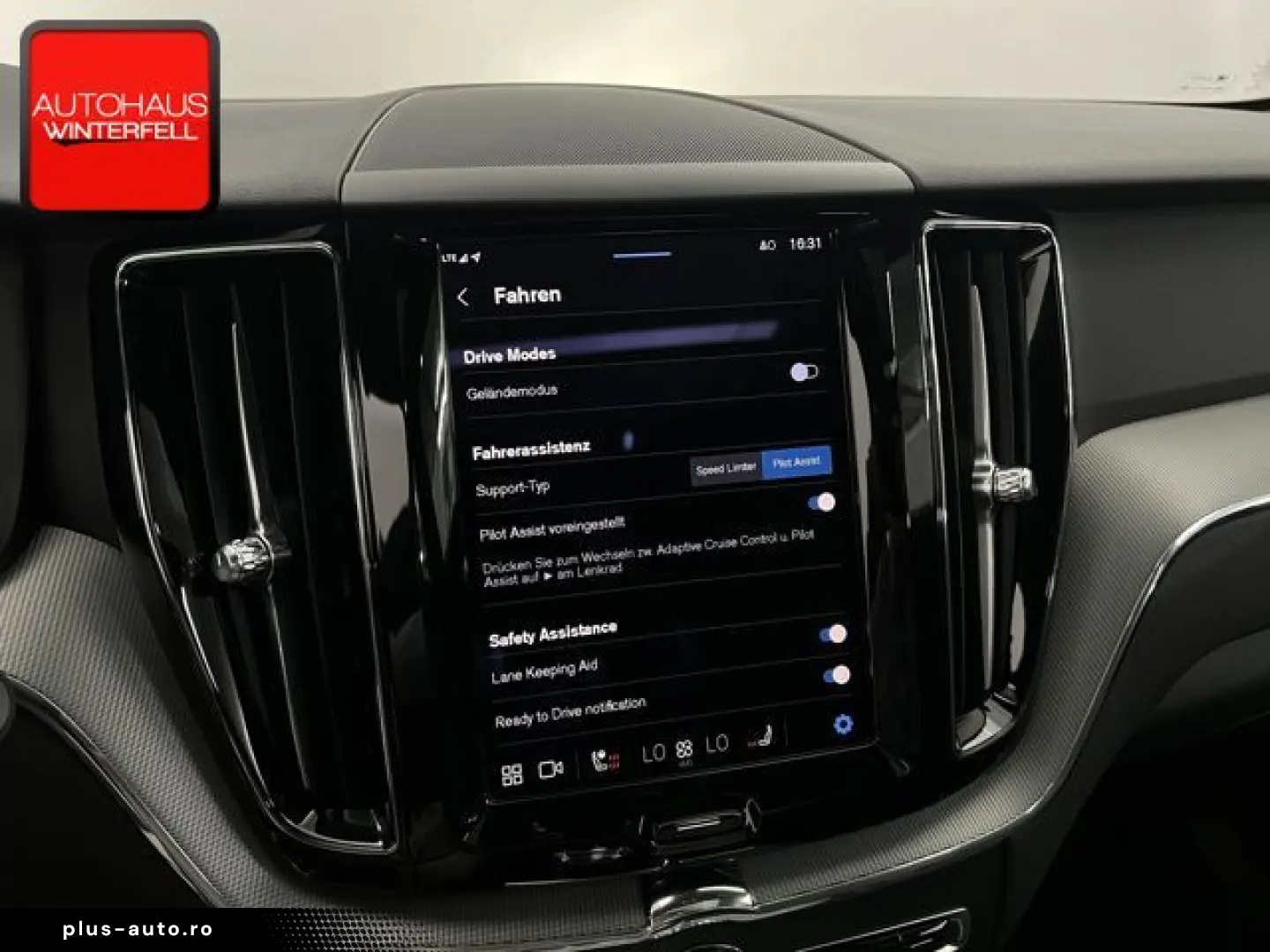 VOLVO XC60 B5 AWD PLUS DARK PANO GOOGLE MEMO KRISTALL