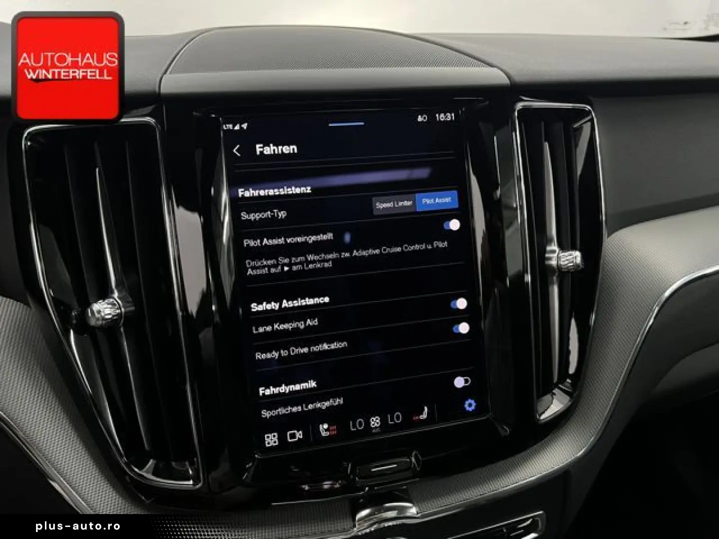 VOLVO XC60 B5 AWD PLUS DARK PANO GOOGLE MEMO KRISTALL
