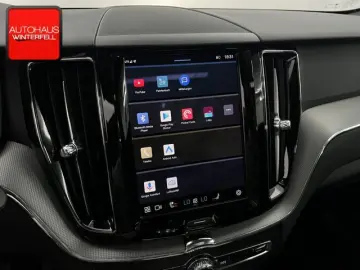 VOLVO XC60 B5 AWD PLUS DARK PANO GOOGLE MEMO KRISTALL