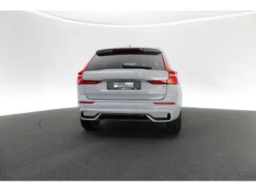VOLVO XC60 B5 AWD Plus Dark FACEL. LED KAMERA H K PANO