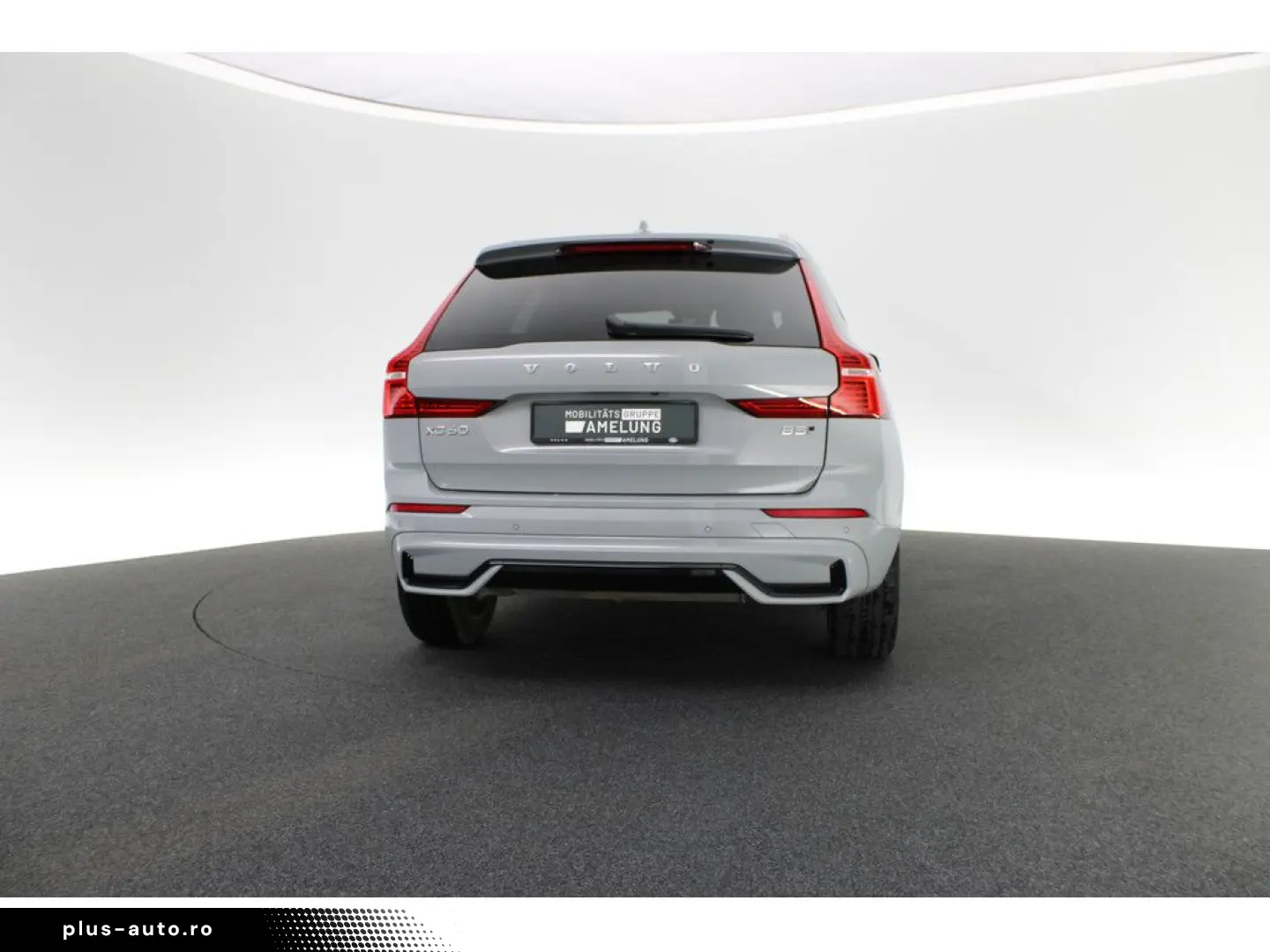 VOLVO XC60 B5 AWD Plus Dark FACEL. LED KAMERA H K PANO