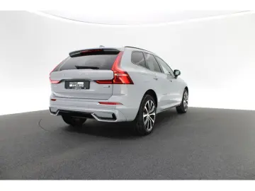 VOLVO XC60 B5 AWD Plus Dark FACEL. LED KAMERA H K PANO