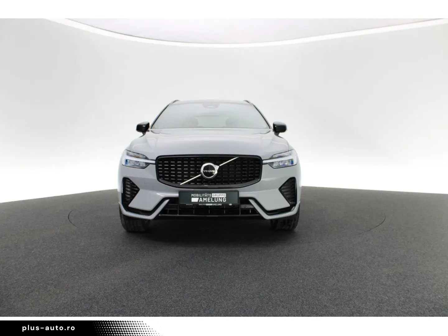 VOLVO XC60 B5 AWD Plus Dark FACEL. LED KAMERA H K PANO