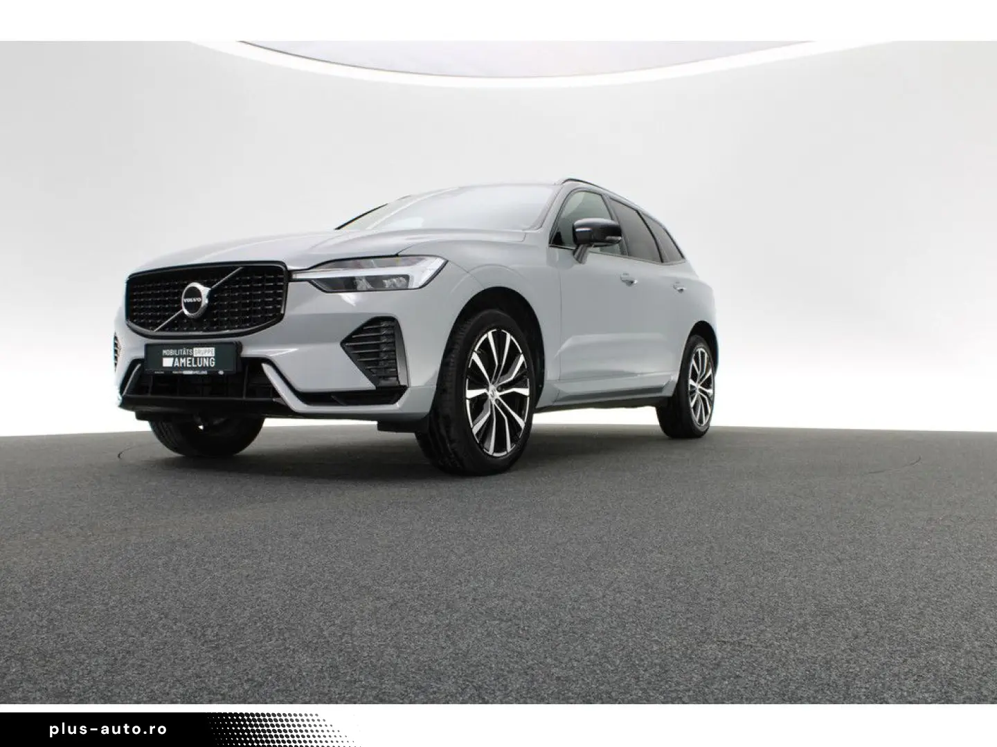 VOLVO XC60 B5 AWD Plus Dark FACEL. LED KAMERA H K PANO