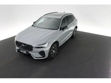 VOLVO XC60 B5 AWD Plus Dark FACEL. LED KAMERA H K PANO