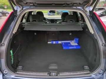 VOLVO XC60 Plus Dark AWD El. Panodach Digitales Cockpi