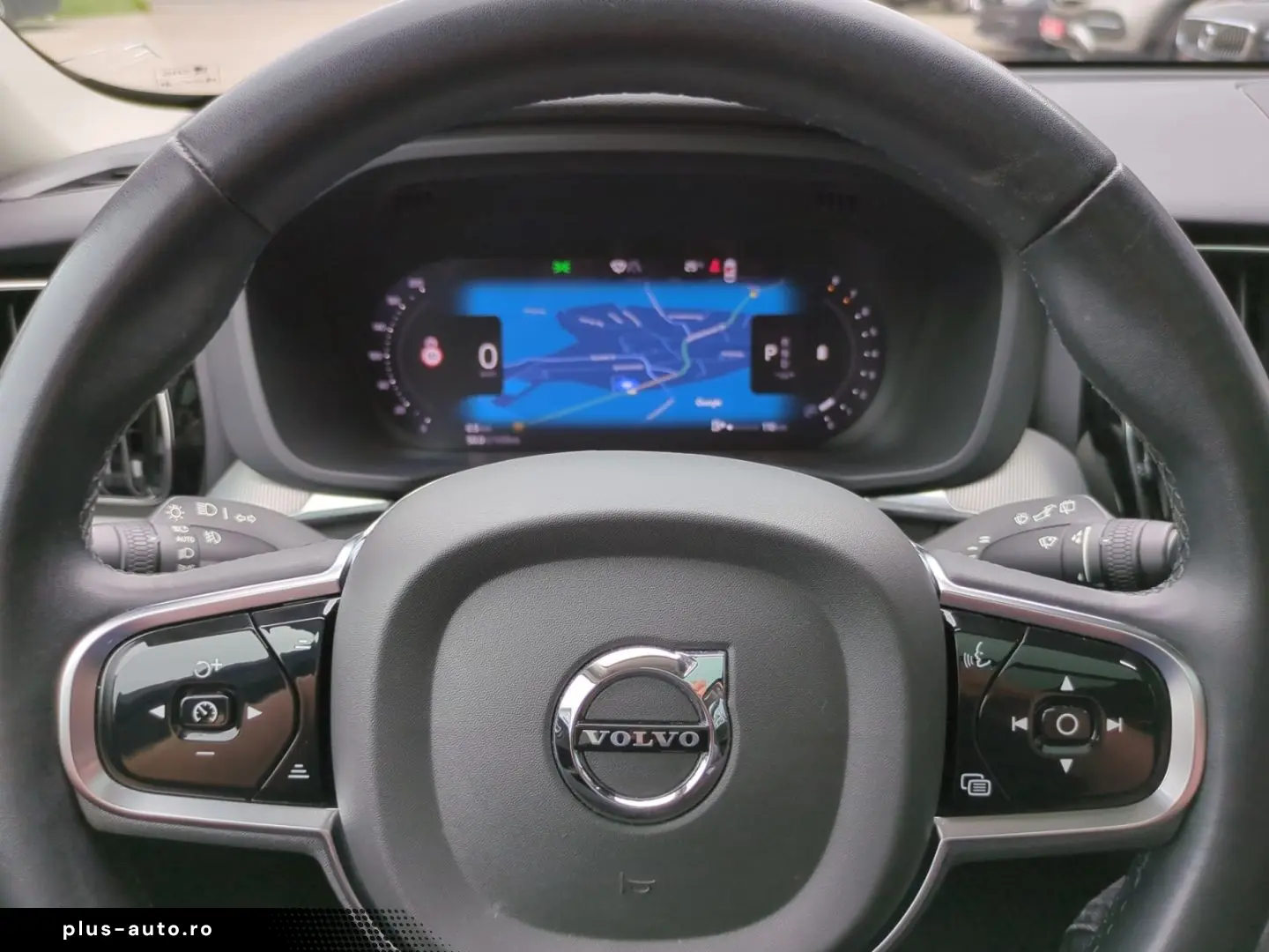 VOLVO XC60 Plus Dark AWD El. Panodach Digitales Cockpi