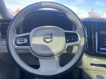 VOLVO XC60 B5 AWD Ultimate Dark 360  ACC H&K HUD LED