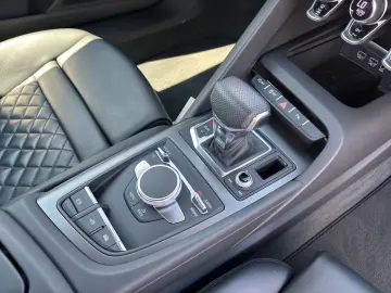 AUDI R8 Spyder V10 performance RWD S tronic