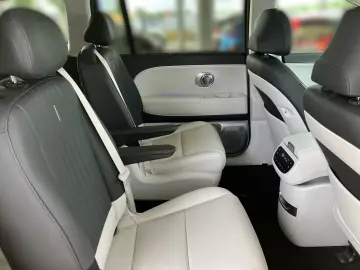 Hyundai IONIQ 9 UNIQ 110 kWh AWD (6 Locuri)