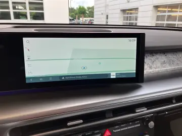 Hyundai IONIQ 9 UNIQ 110 kWh AWD (6 Locuri)