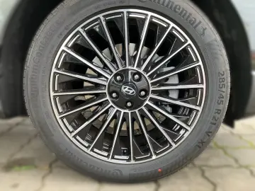 Hyundai IONIQ 9 UNIQ 110 kWh AWD (6 Locuri)