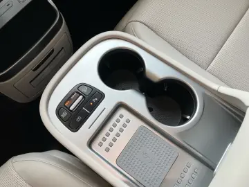 Hyundai IONIQ 9 UNIQ 110 kWh AWD (6 Locuri)