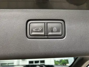 Hyundai IONIQ 9 UNIQ 110 kWh AWD (6 Locuri)