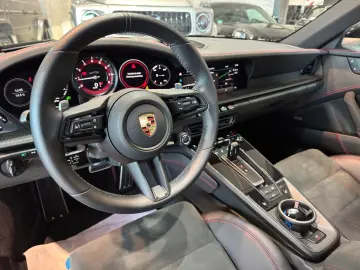 PORSCHE 911 Carrera 4 GTS PANO SHZ LED 360