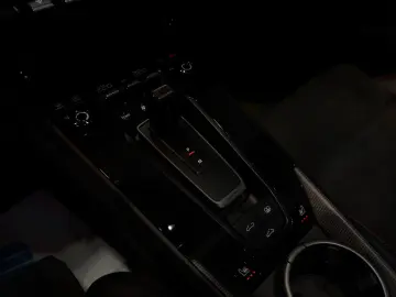 PORSCHE 911 Carrera 4 GTS PANO SHZ LED 360
