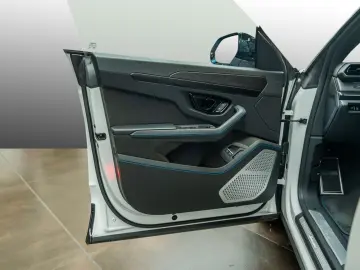 LAMBORGHINI Urus SE   MY25   Akrapovic   PPF   Pano