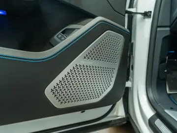 LAMBORGHINI Urus SE   MY25   Akrapovic   PPF   Pano