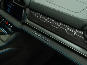 LAMBORGHINI Urus SE   MY25   Akrapovic   PPF   Pano
