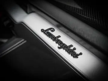 LAMBORGHINI Urus SE Blu Uranus  Panoramic Roof