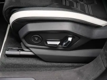 LAMBORGHINI Urus SE Blu Uranus  Panoramic Roof