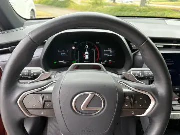 LEXUS LBX Cool  Safe & Sound Paket