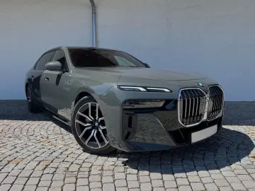BMW 740d xDr.  M SPORT Theater LOUNGE SEAT 2025 SKY
