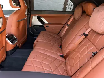BMW 740d xDr.  M SPORT Theater LOUNGE SEAT 2025 SKY