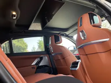 BMW 740d xDr.  M SPORT Theater LOUNGE SEAT 2025 SKY