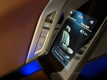 BMW 740d xDr.  M SPORT Theater LOUNGE SEAT 2025 SKY