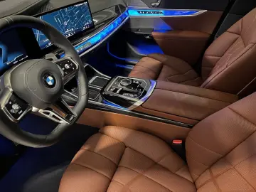 BMW 740d xDr.  M SPORT Theater LOUNGE SEAT 2025 SKY