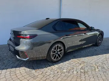 BMW 740d xDr.  M SPORT Theater LOUNGE SEAT 2025 SKY