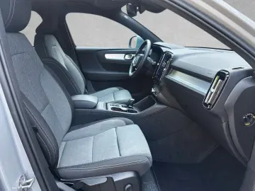 VOLVO XC40 B3 Mild-Hybrid Core LED