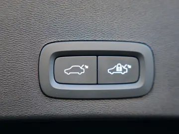 VOLVO XC40 B3 Core 2WD LEDER NAVI CAM LED ACC KEYLESS
