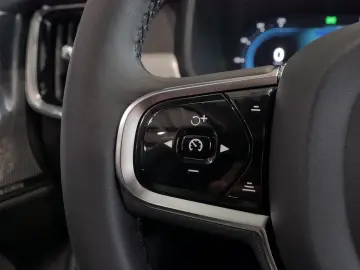 VOLVO S90 T8 Ultimate Dark AWD SHZ B&W HUD STANDHZ LED