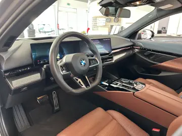 BMW 520 d xDrive M Sport Bowers Wilkens Pano Standh