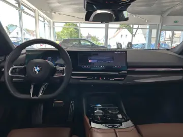 BMW 520 d xDrive M Sport Bowers Wilkens Pano Standh