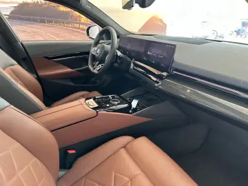 BMW 520 d xDrive M Sport Bowers Wilkens Pano Standh