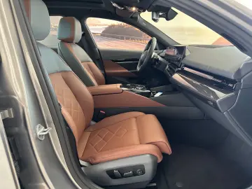 BMW 520 d xDrive M Sport Bowers Wilkens Pano Standh