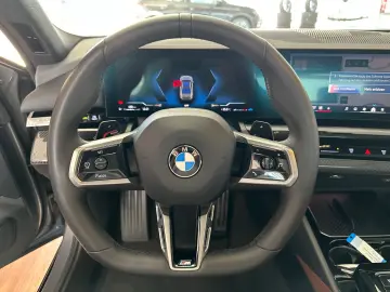 BMW 520 d xDrive M Sport Bowers Wilkens Pano Standh