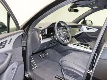 AUDI Q7 50 TDI quattro S line Matrix Navi AHK