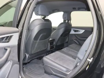 AUDI Q7 50 TDI quattro S line Matrix Navi AHK